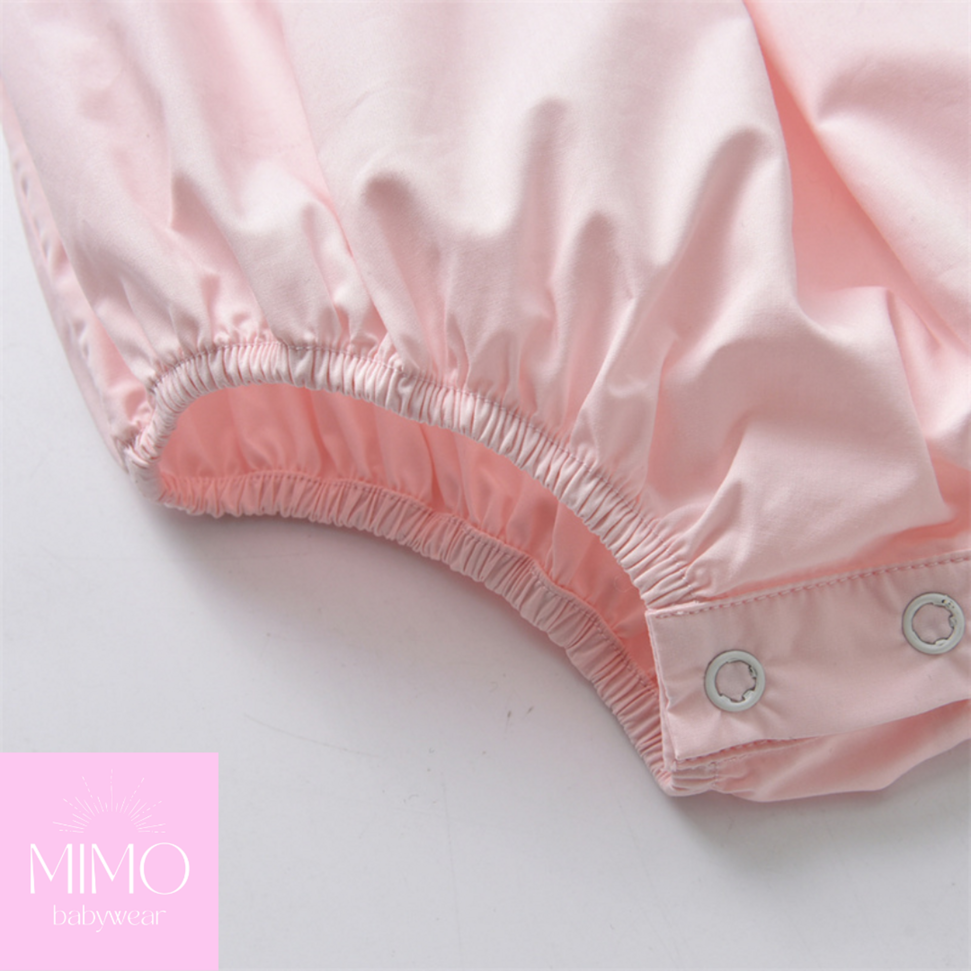 Pelele rosa con capota (bordado inglés). - 4